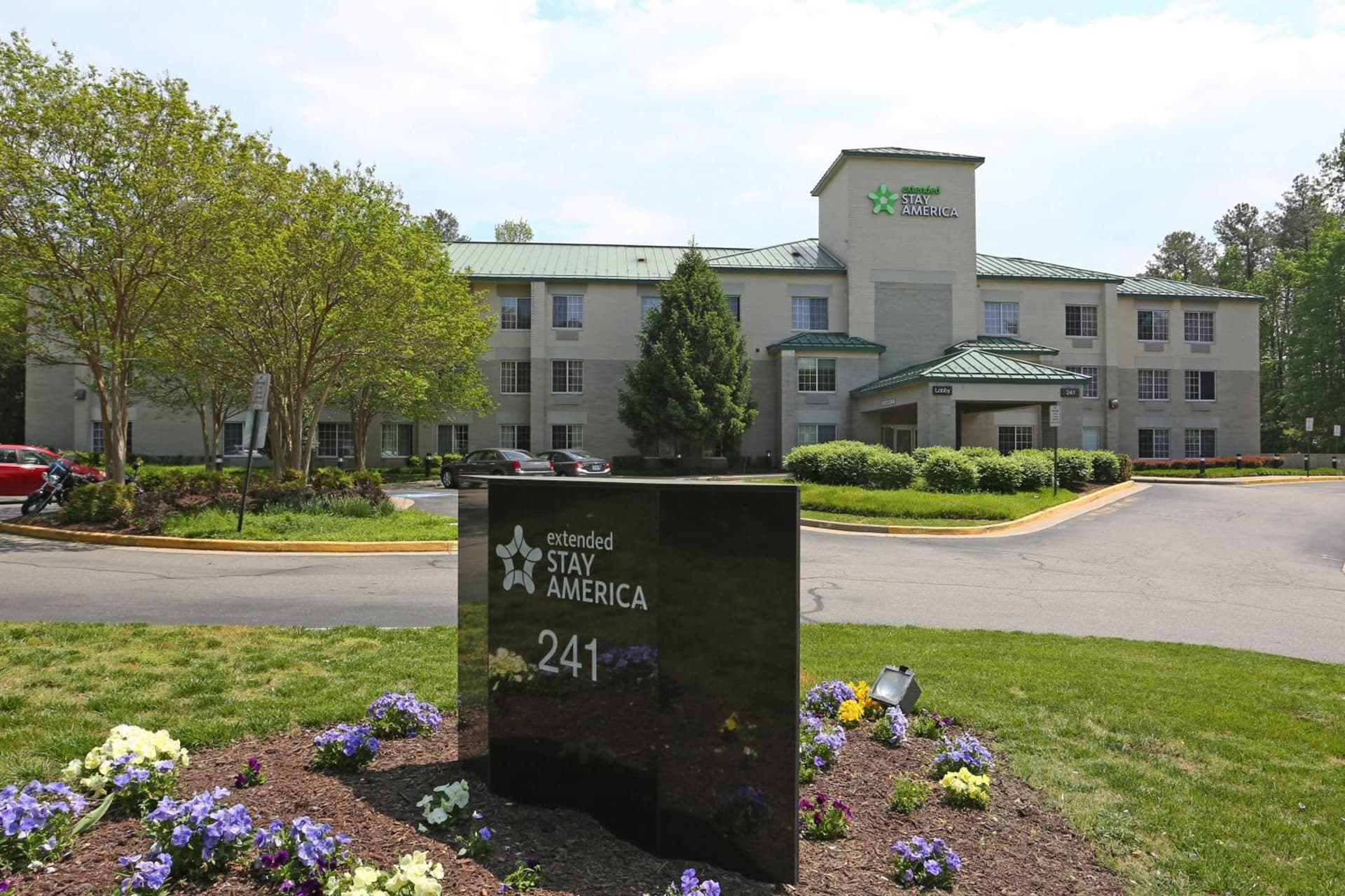 Extended Stay America Suites - North Chesterfield - Arboretum featured exterior or lobby in Richmond, VA — similar hotel