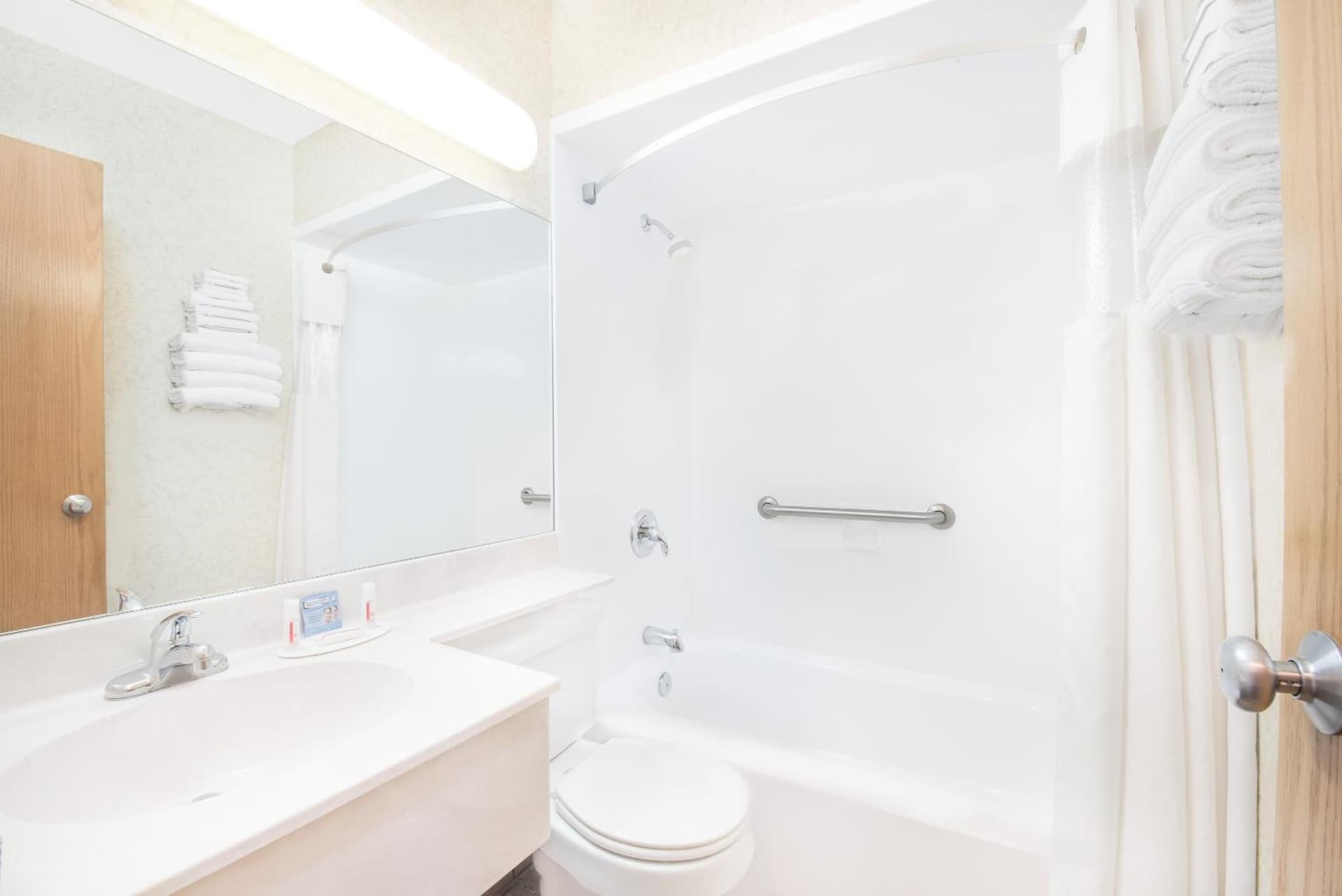 Days Inn by Wyndham West Rapid City property views in Rapid City, SD — gallery photo 3