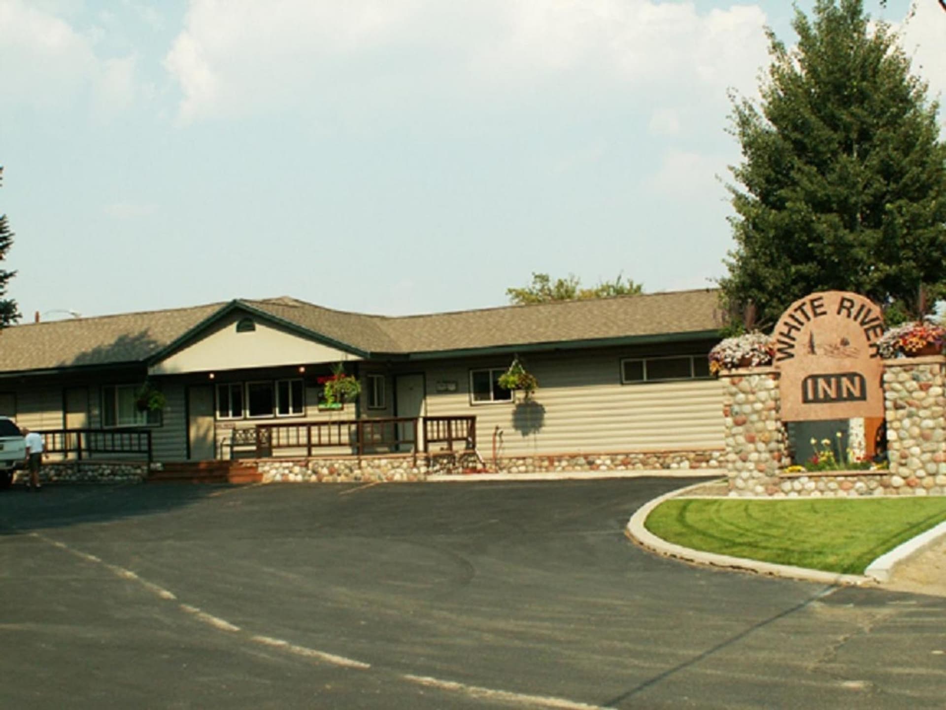 White River Inn interior in Meeker, CO — gallery photo 2
