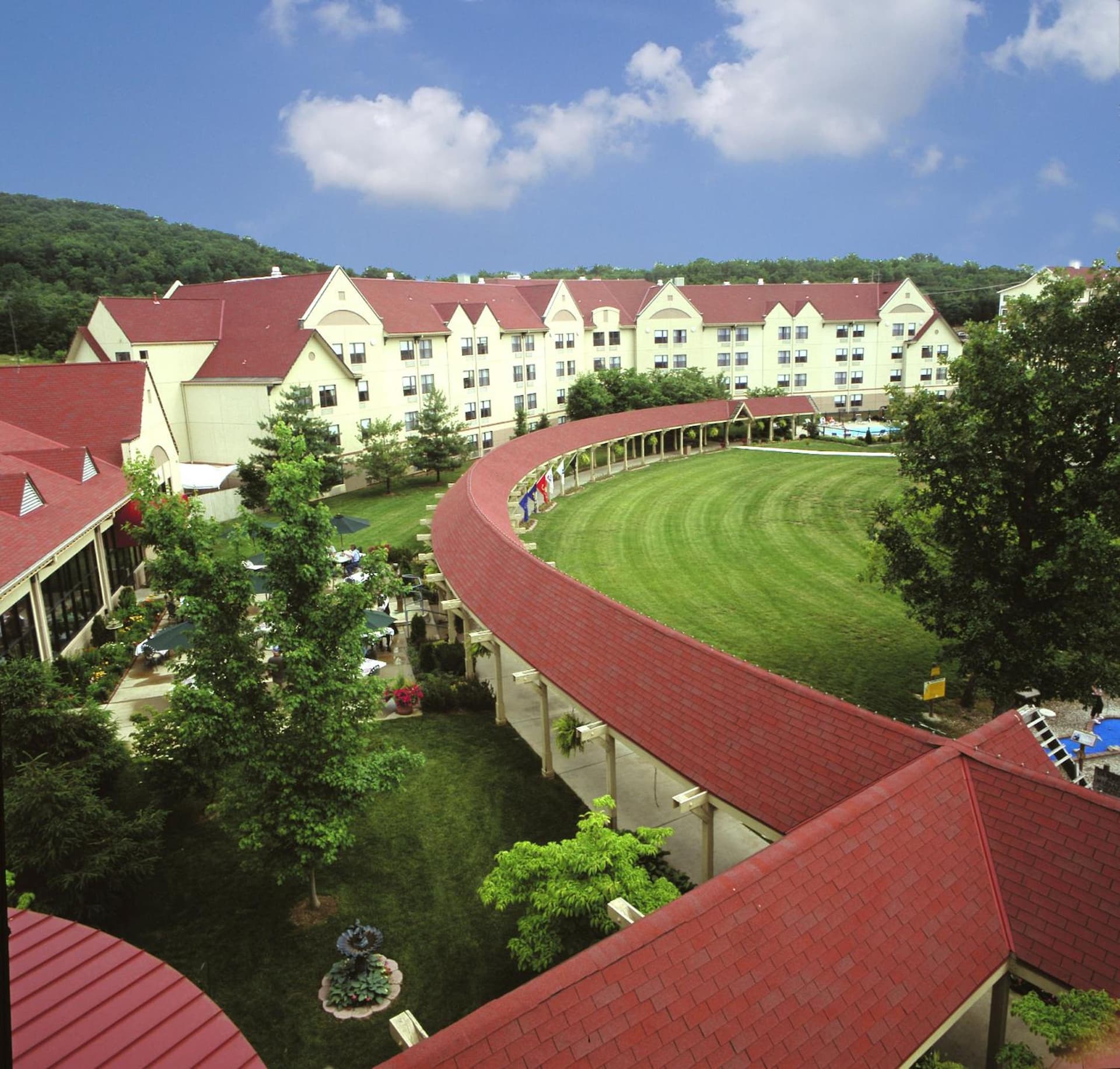 Branson Hillside Hotel featured exterior or lobby in Branson, MO — similar hotel