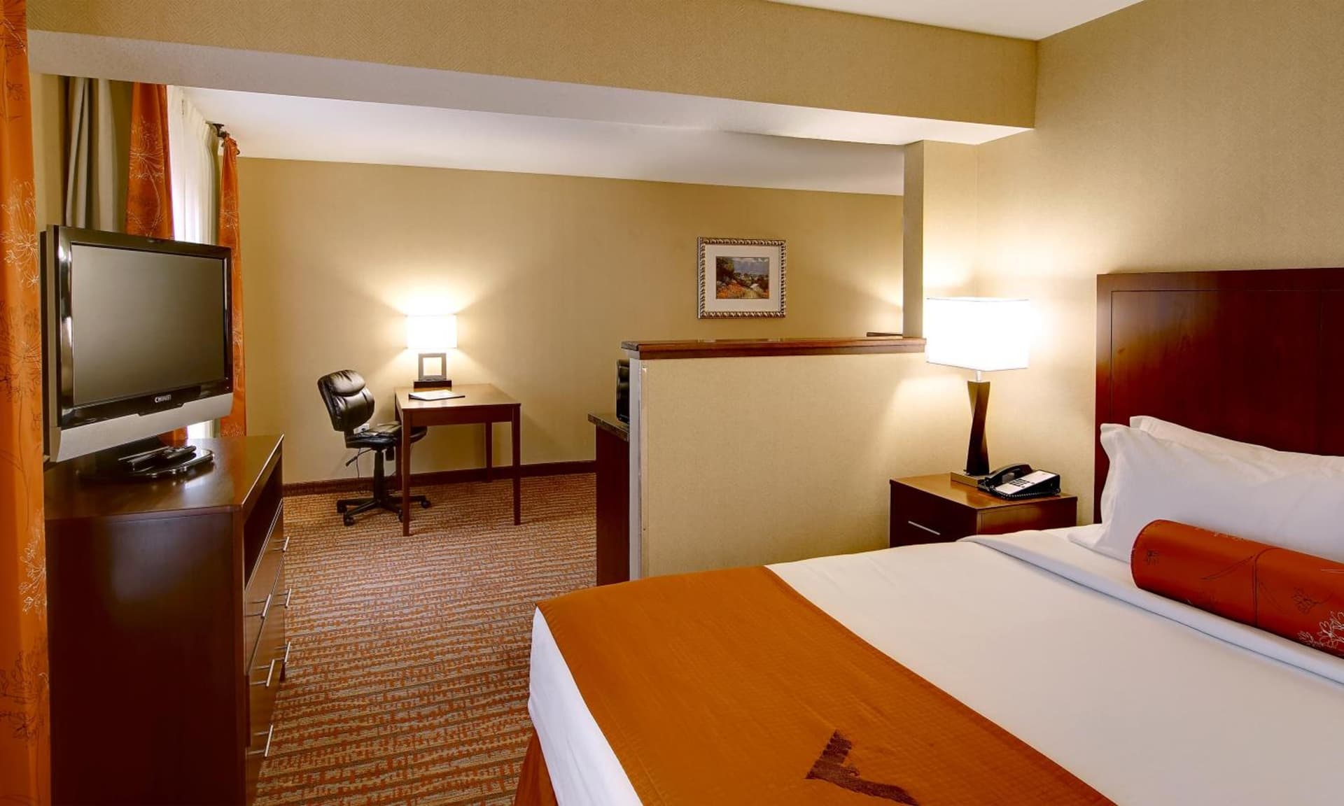 Phoenix Inn Suites Albany property views in Albany, OR — gallery photo 3