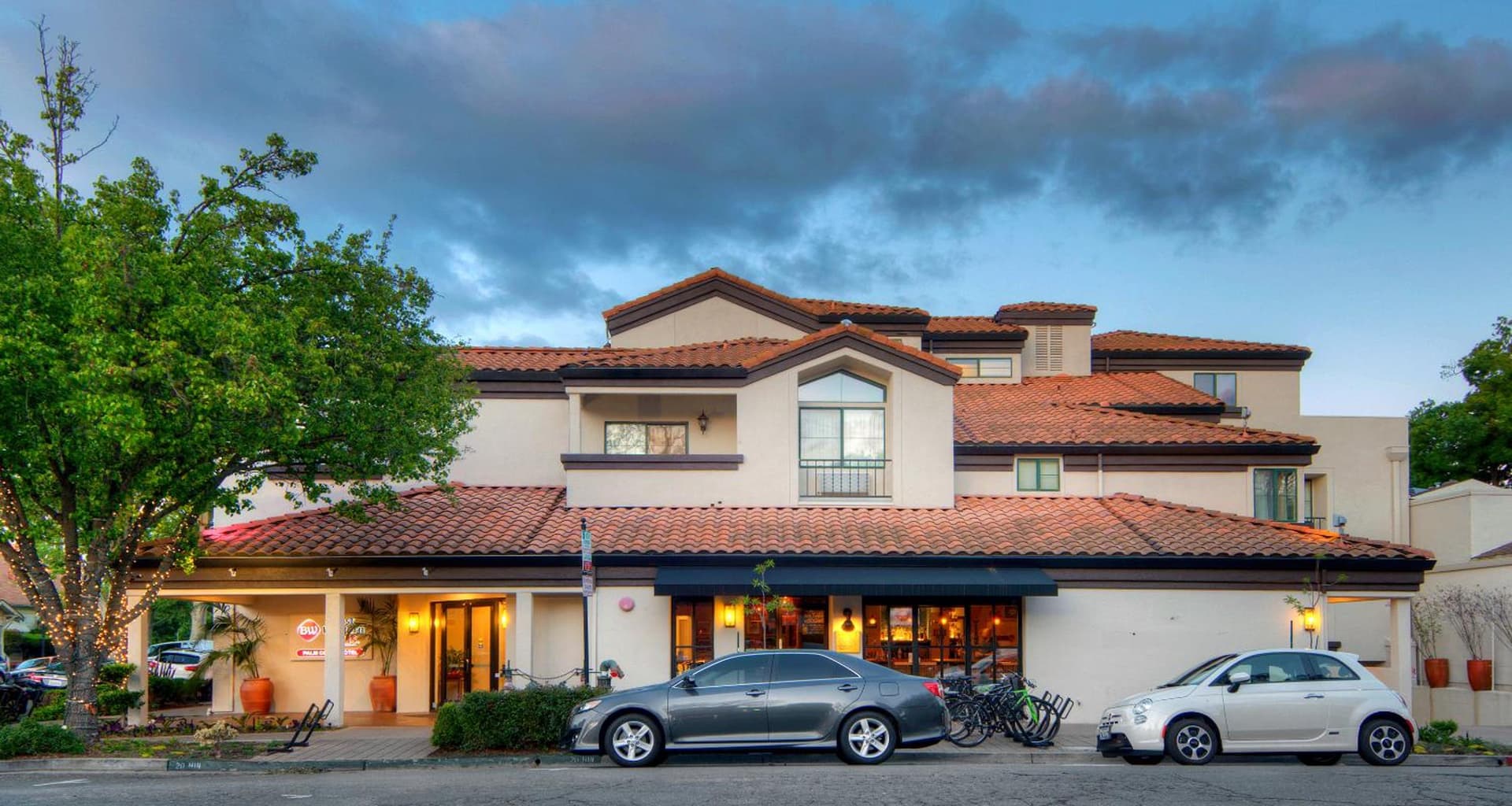 Best Western Plus Palm Court Hotel gallery photo in Davis, CA — image 8