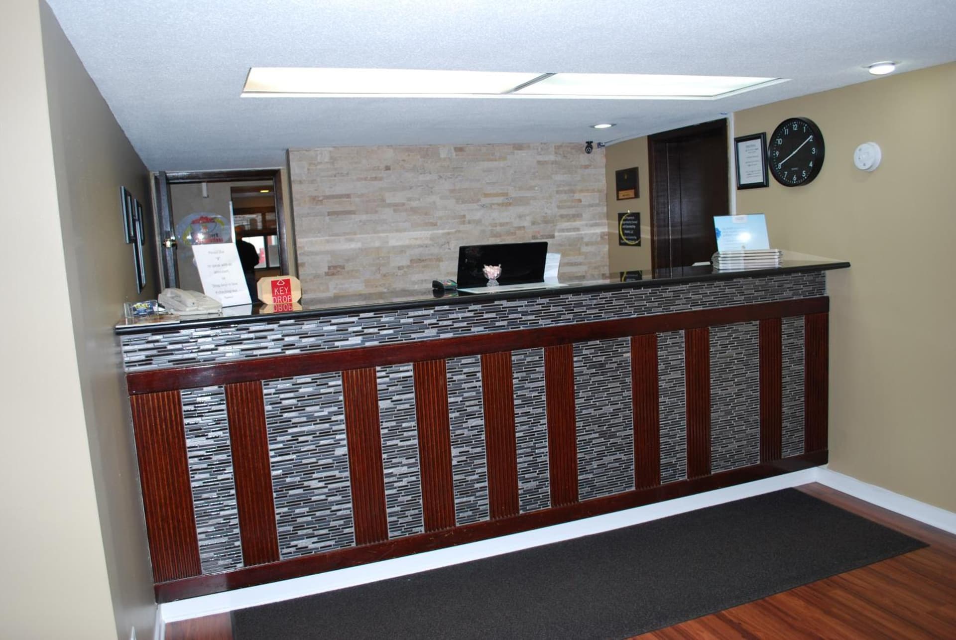Super 8 by Wyndham Eau Claire WI property views in Eau Claire, WI — gallery photo 3
