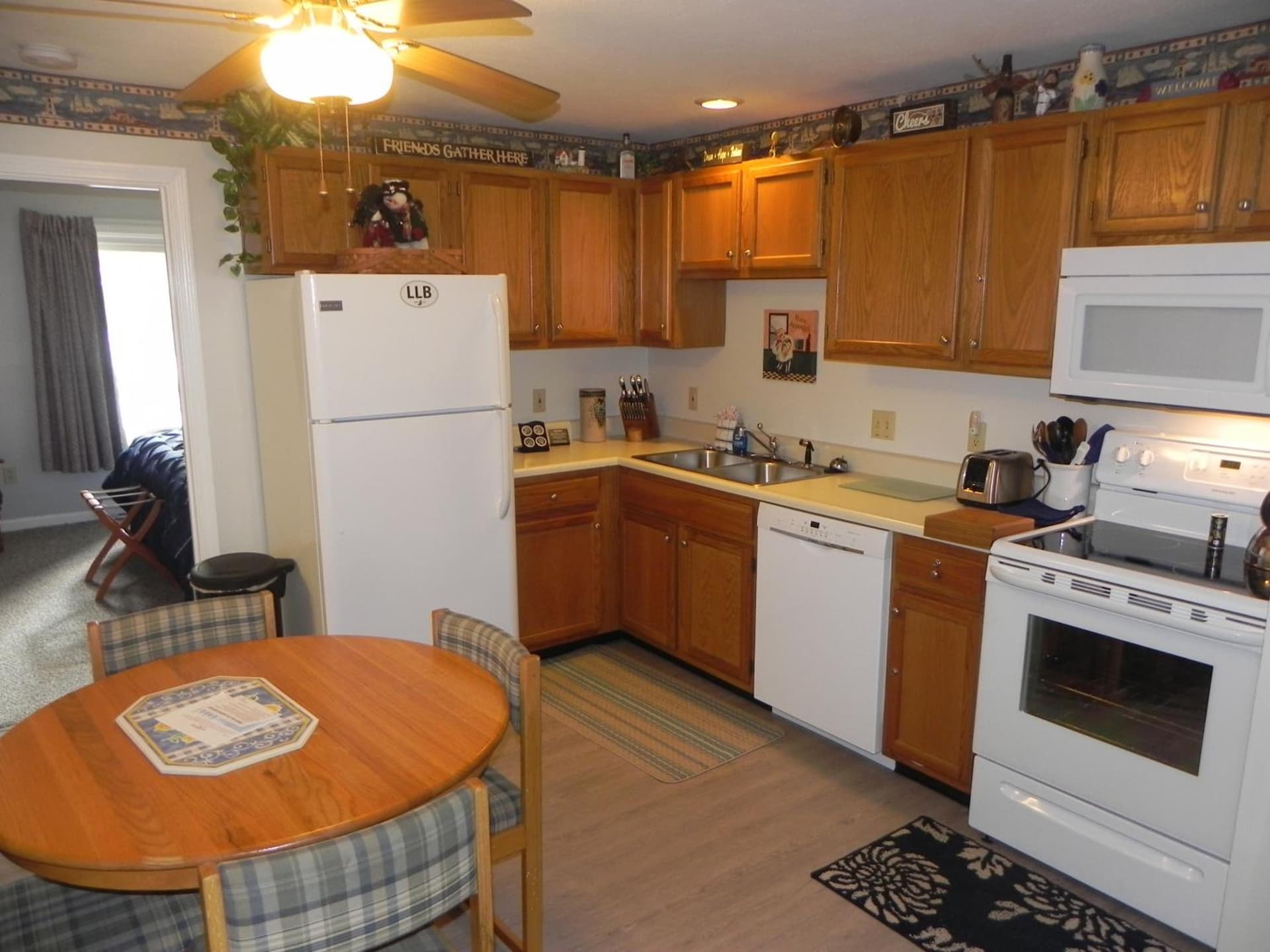 Elmwood Resort Hotel gallery photo in Wells — image 46