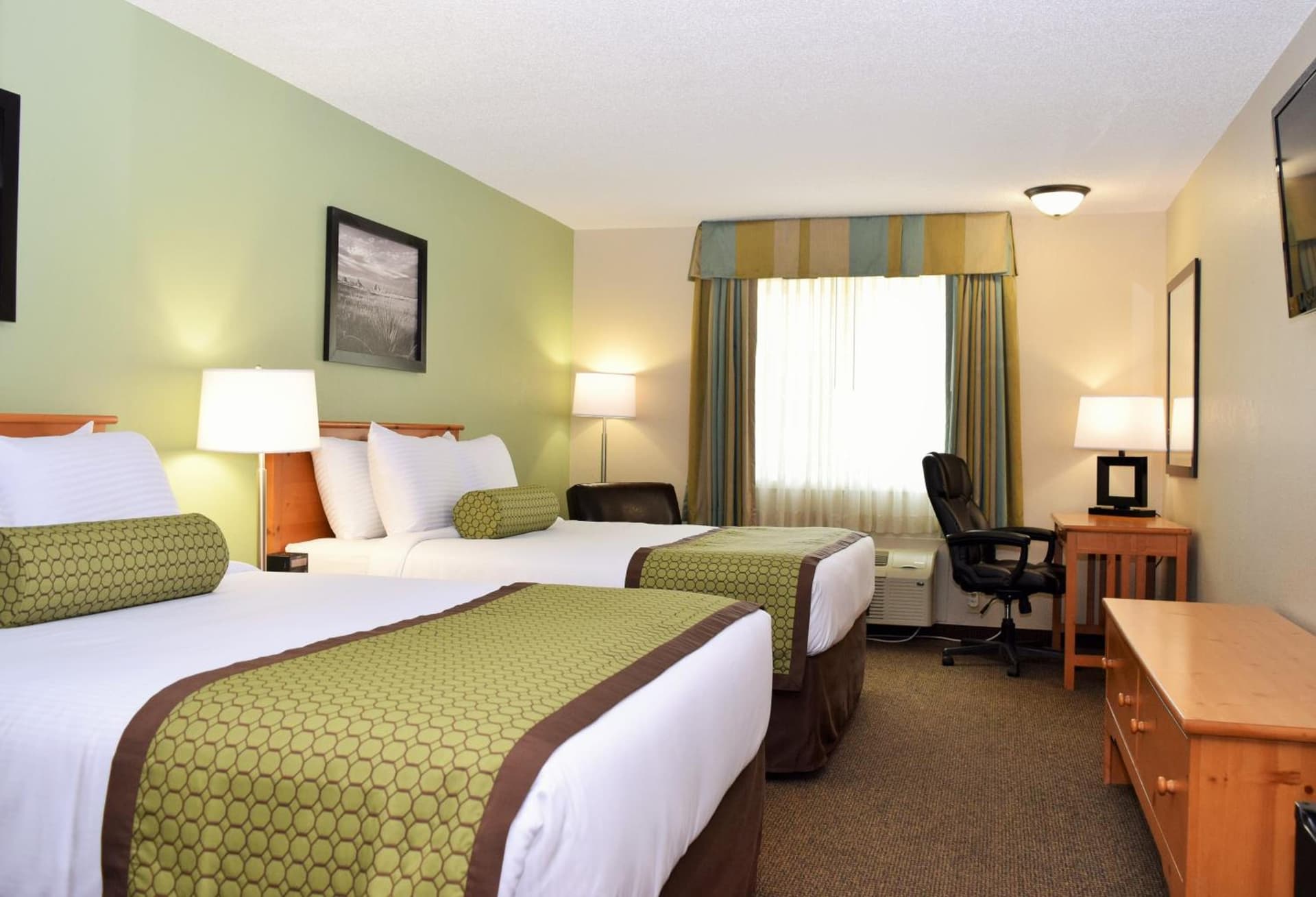 Baymont by Wyndham Pierre interior in Pierre, SD — gallery photo 2