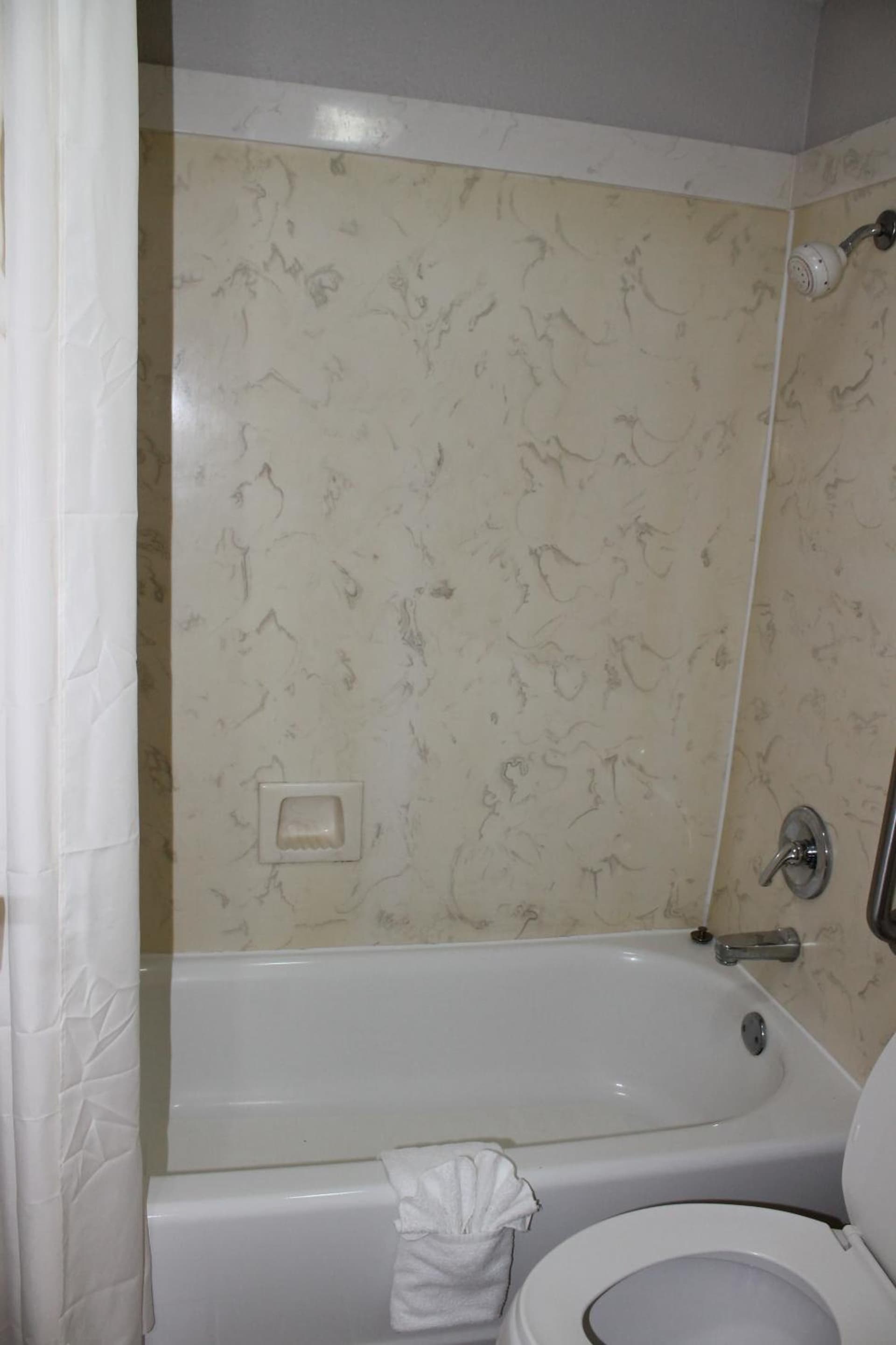 Quality Inn & Suites Port Arthur - Nederland gallery photo in Port Arthur, TX — image 11