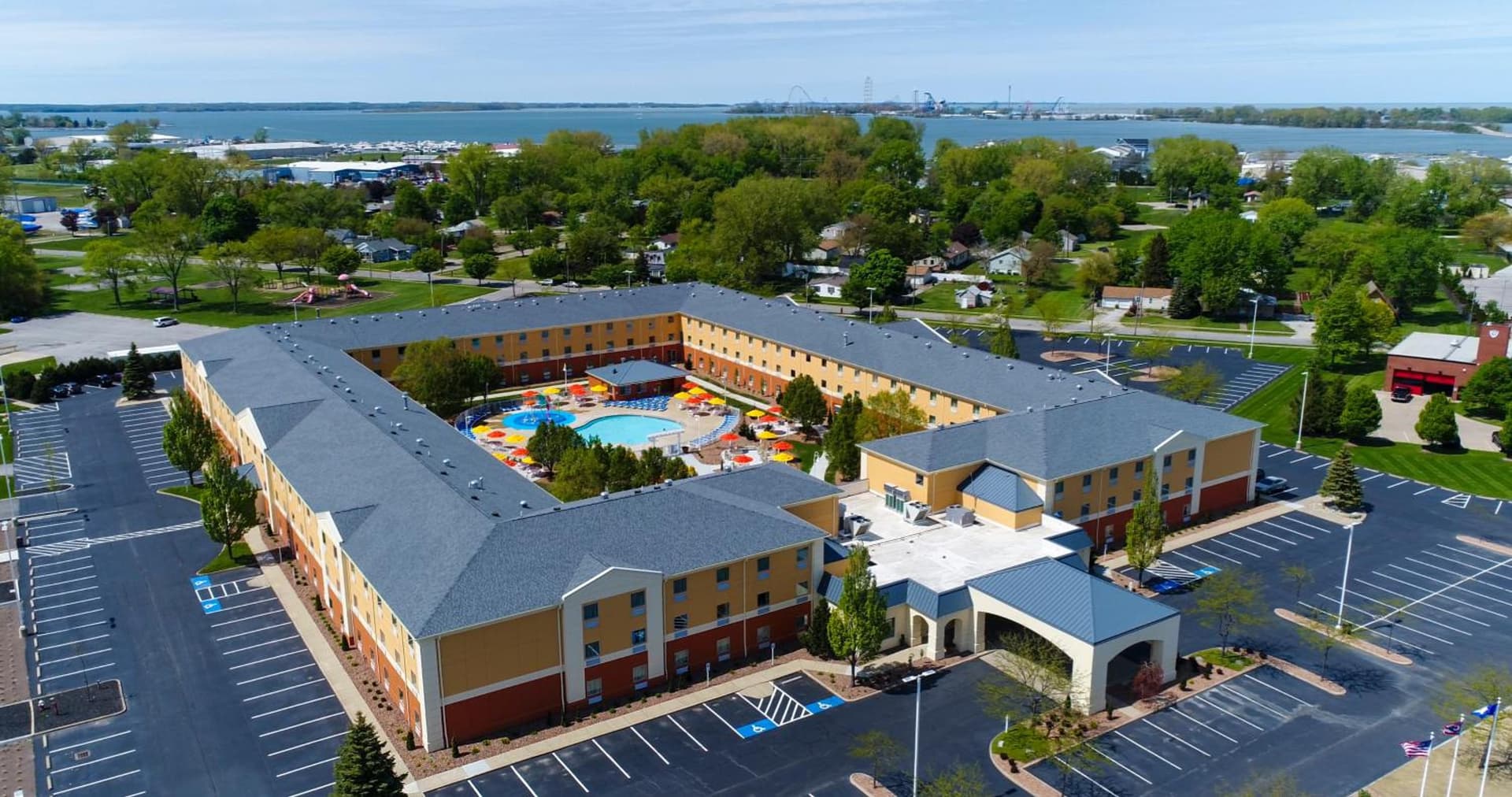 Cedar Point's Express Hotel featured exterior or lobby in Sandusky, OH — similar hotel