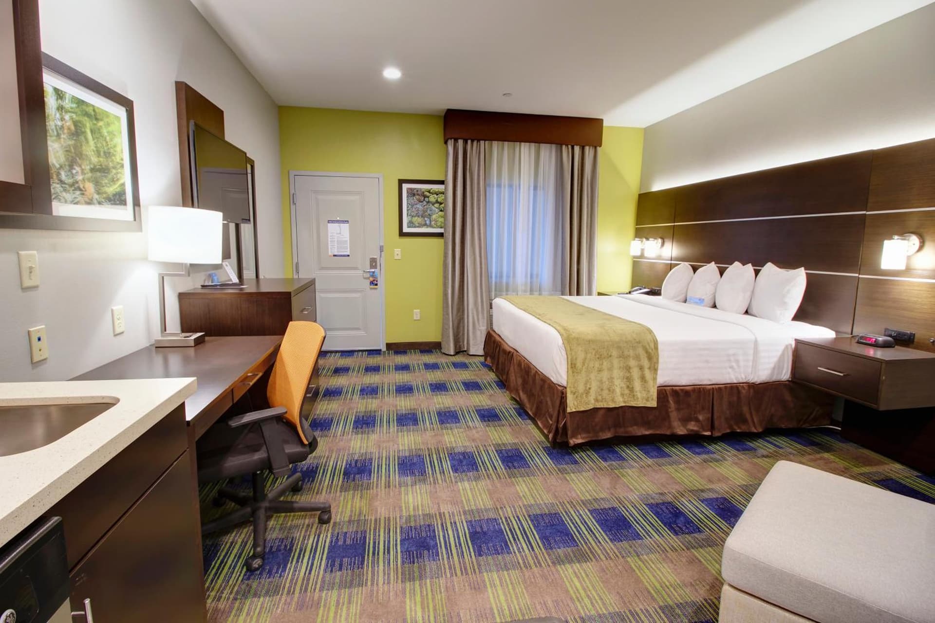 Days Inn & Suites by Wyndham Port Arthur gallery photo in Port Arthur, TX — image 5