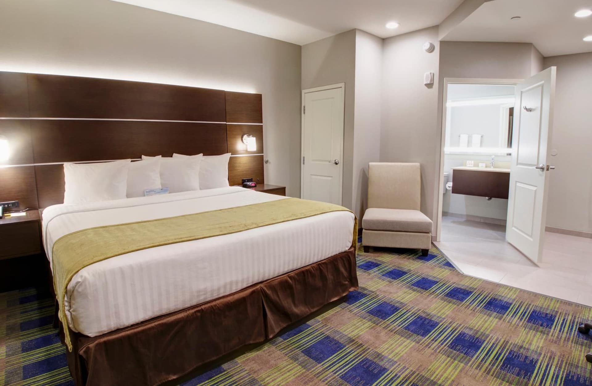 Days Inn & Suites by Wyndham Port Arthur gallery photo in Port Arthur, TX — image 28