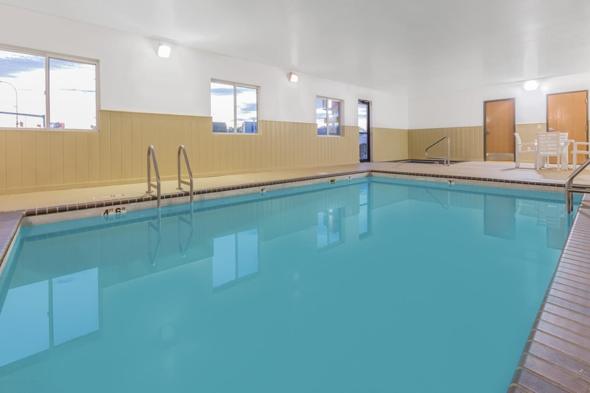 Super 8 by Wyndham Sioux Falls gallery photo in Sioux Falls, SD — image 21