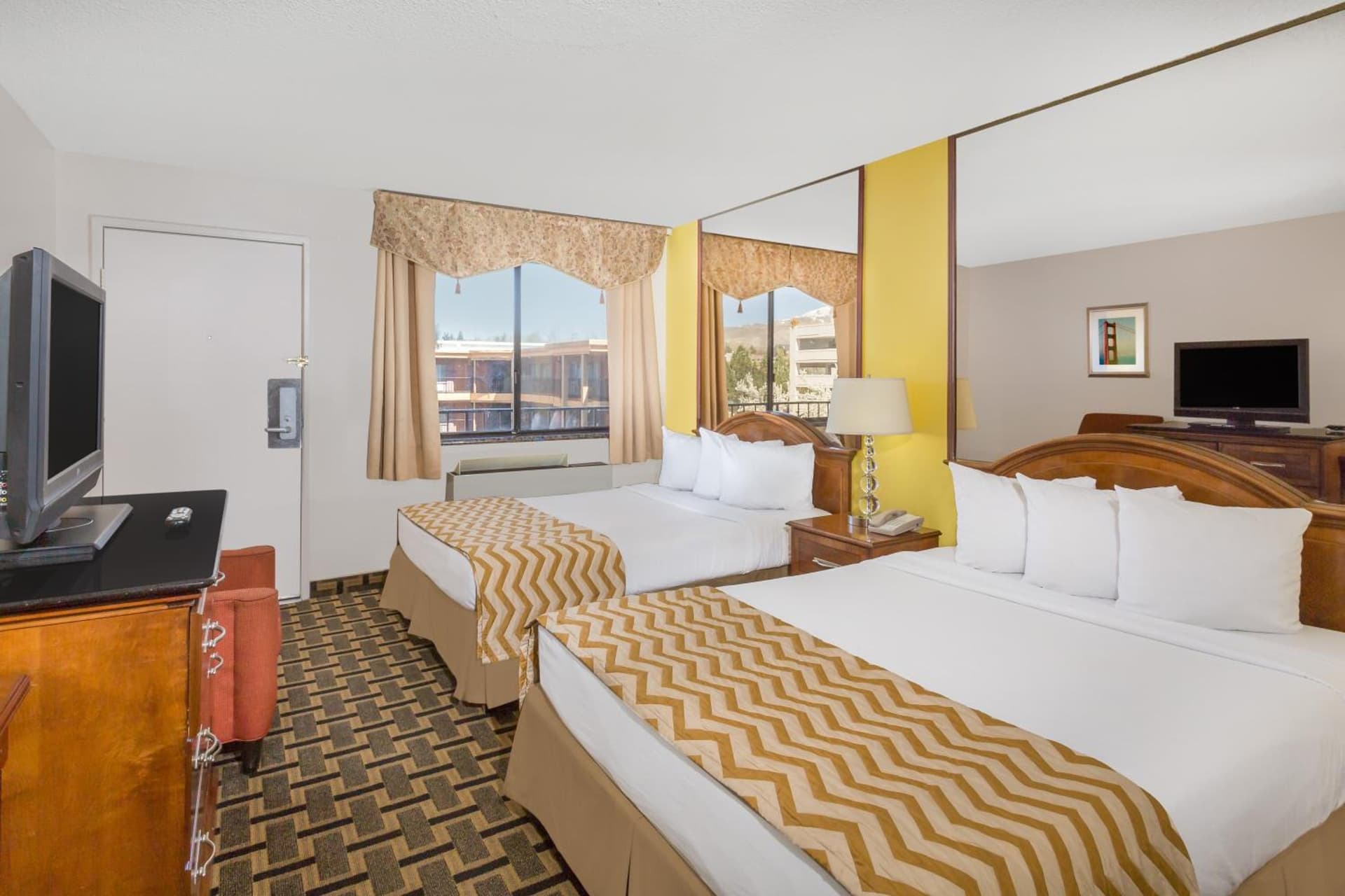 Travelodge by Wyndham Reno interior in Reno, NV — gallery photo 2