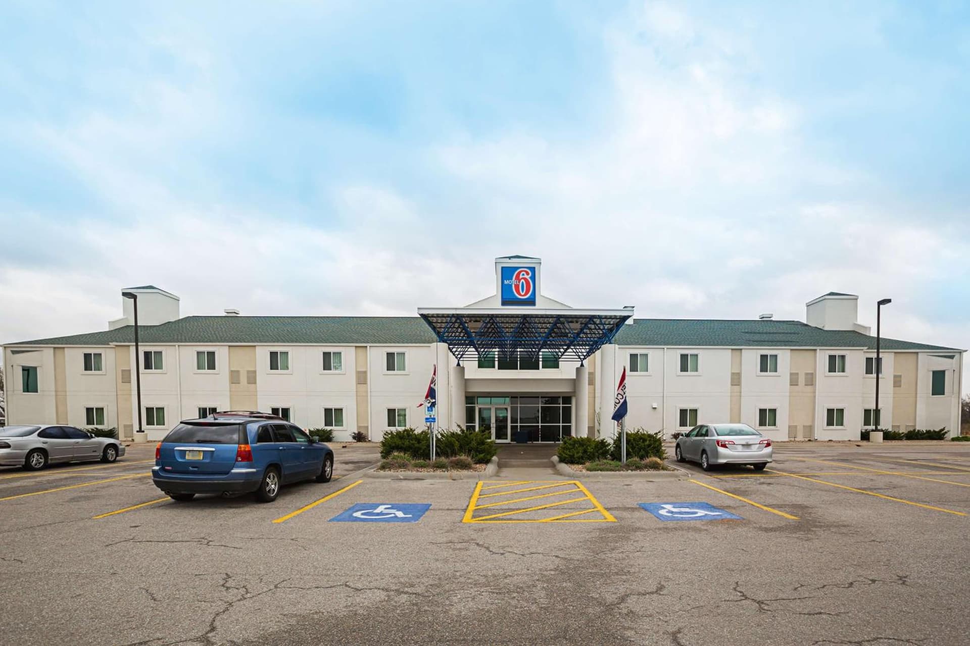 Motel 6-Grand Island, NE interior in Doniphan, NE — gallery photo 2