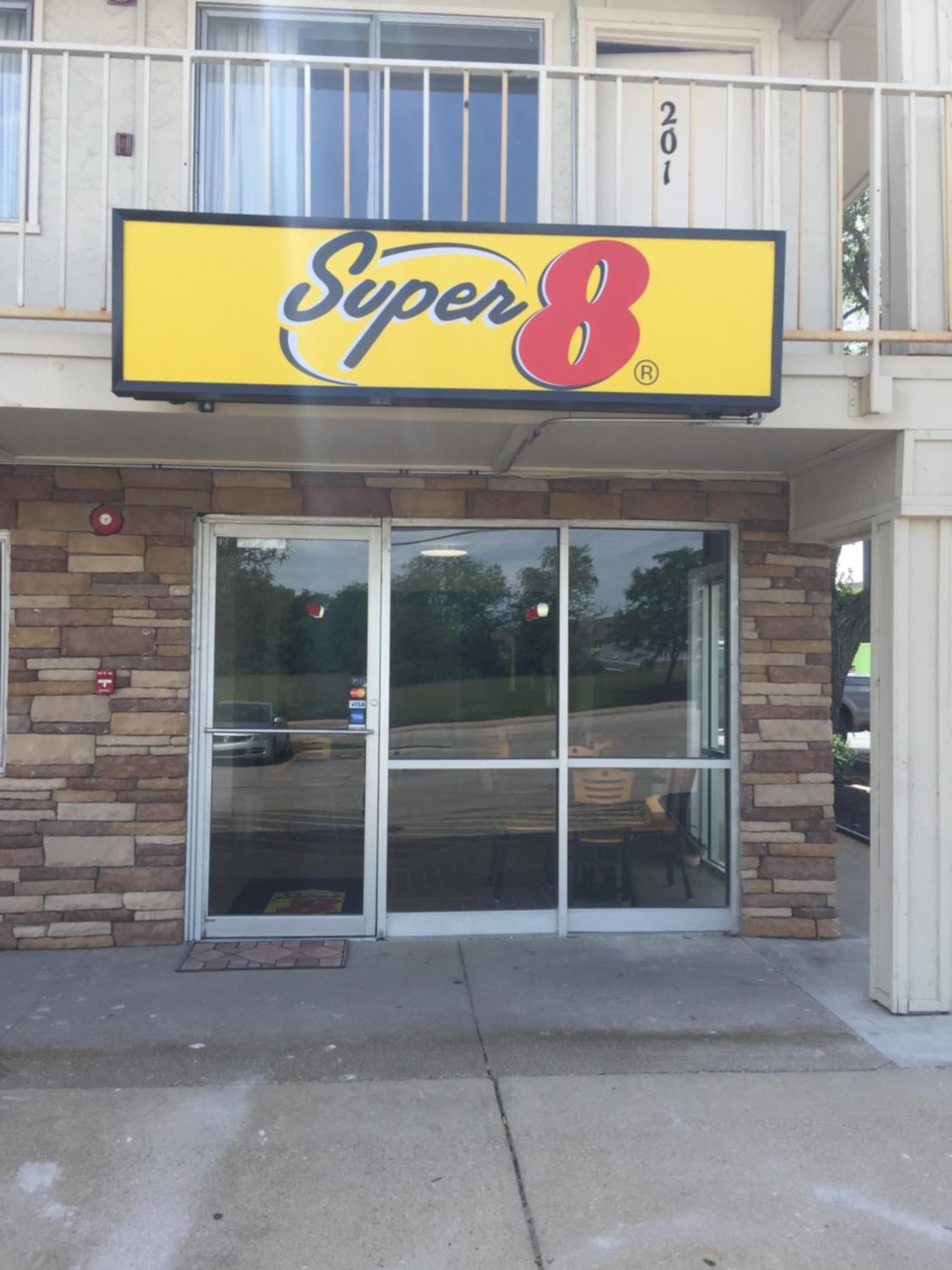 Super 8 by Wyndham Florence property views in Florence, KY — gallery photo 3
