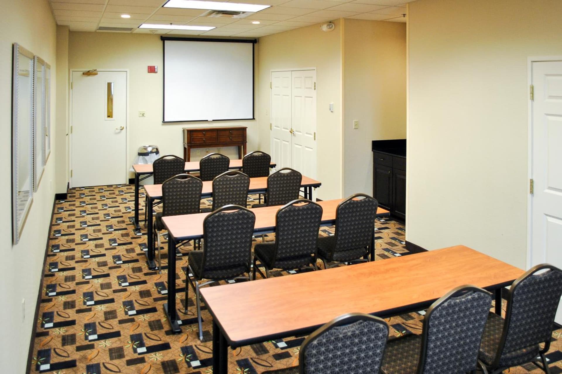Garner Hotel Evansville East by IHG gallery photo in Evansville, IN — image 38