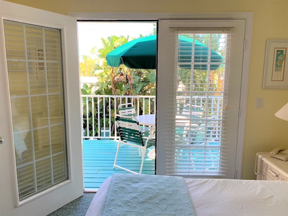 Siesta Palms By the Beach interior in Siesta Key, FL — gallery photo 2