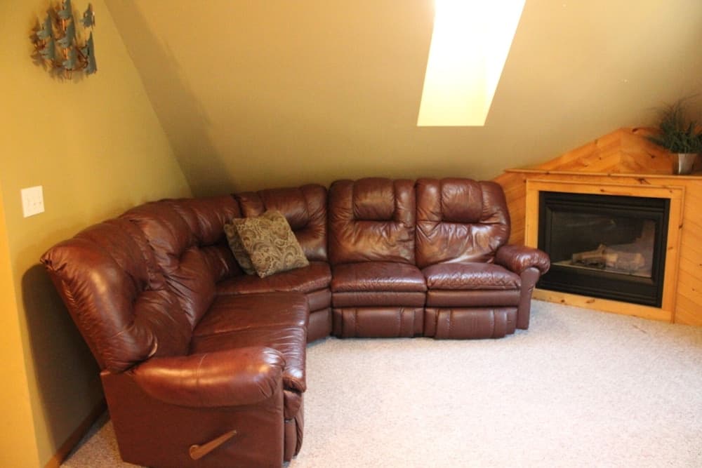 Cedar Lodge and Settlement property views in Wisconsin Dells, WI — gallery photo 3