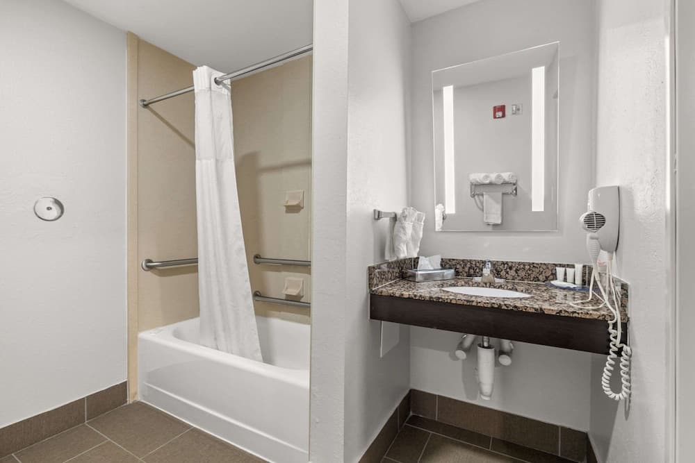 Clarion Pointe Lakeland I-4 gallery photo in Lakeland, FL — image 10