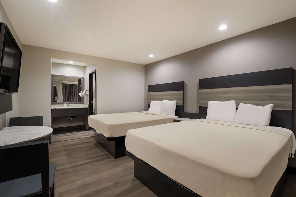 Rodeway Inn San Bernardino - Colton gallery photo in San Bernardino, CA — image 25