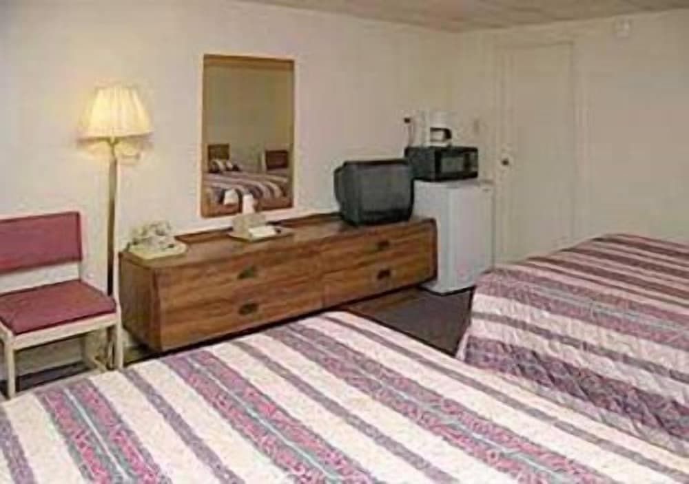 Econo Lodge gallery photo in Westminster — image 21