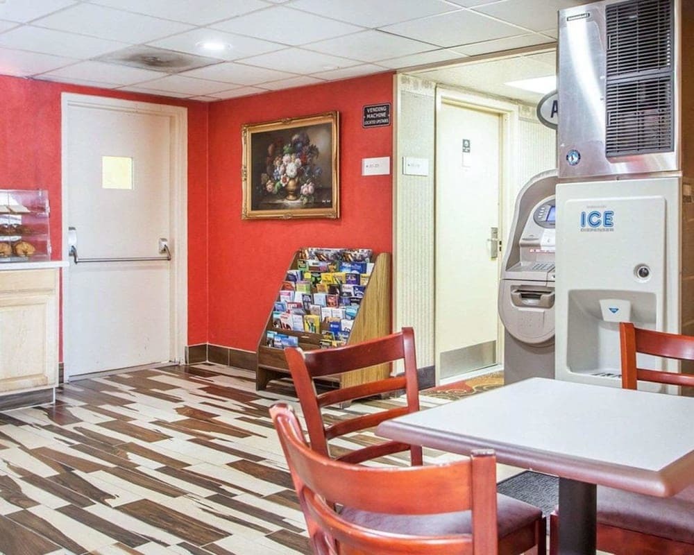 Days Inn by Wyndham Jersey City / NYC Area gallery photo in Jersey City, NJ — image 14