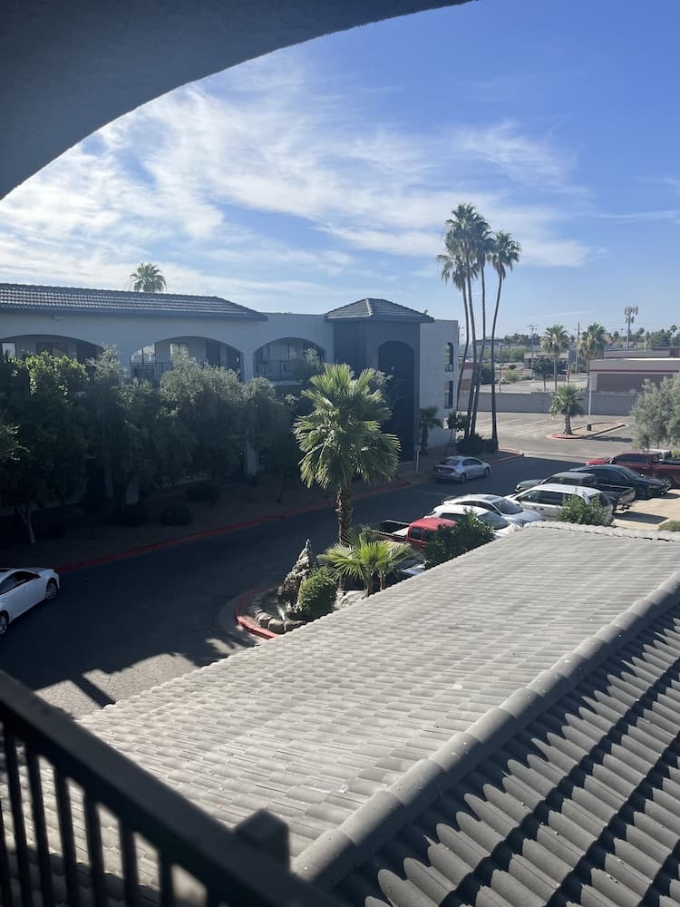 Ocotillo Apartments & Hotel gallery photo in Phoenix, AZ — image 4