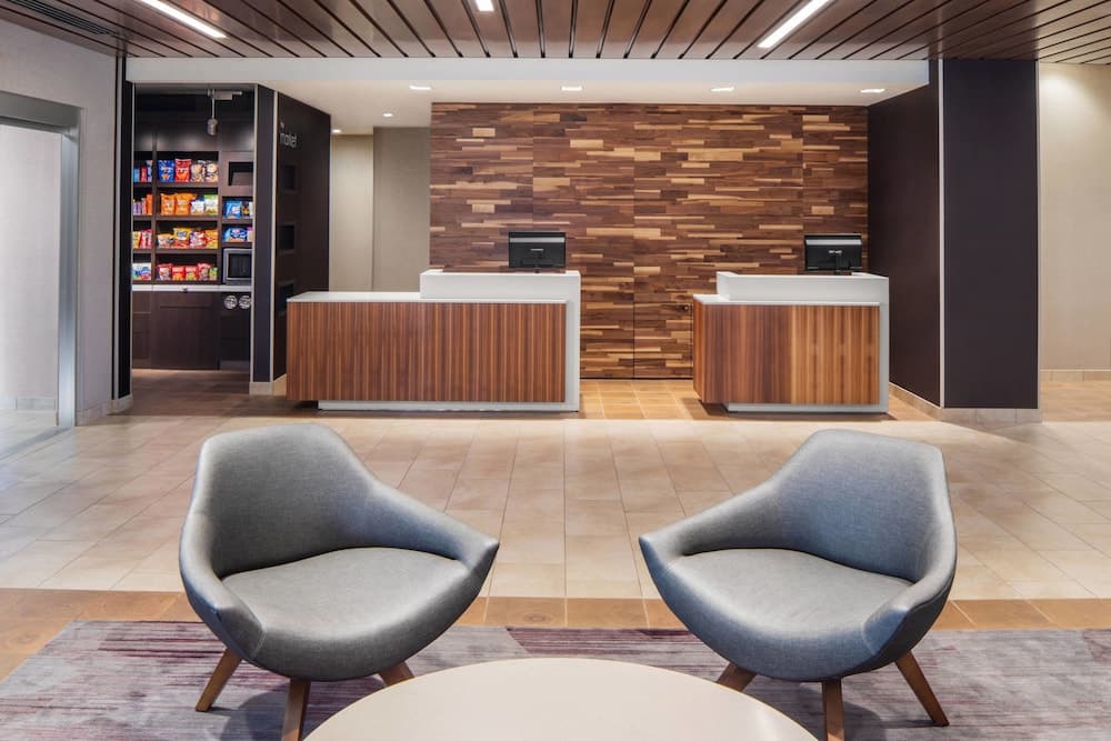 Courtyard by Marriott Wayne Fairfield interior in Wayne, NJ — gallery photo 2