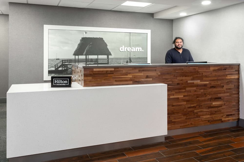 Hampton Inn Ft. Lauderdale-Commercial Blvd. interior in Tamarac, FL — gallery photo 2