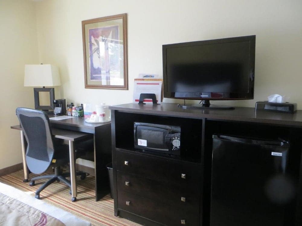 Ramada by Wyndham Wisconsin Dells property views in Baraboo, WI — gallery photo 3