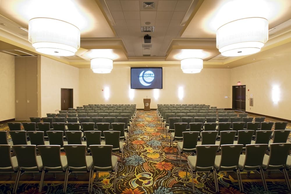 Oasis Hotel and Conv Center, an Ascend Collection Hotel gallery photo in Springfield, MO — image 9