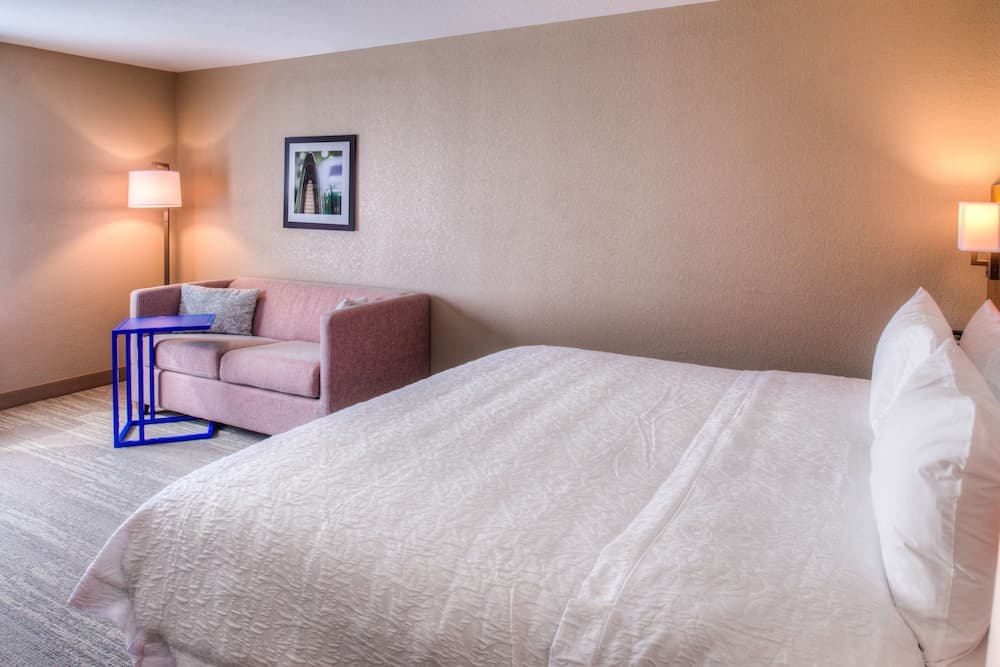 Hampton Inn & Suites Wixom gallery photo in Wixom, MI — image 26