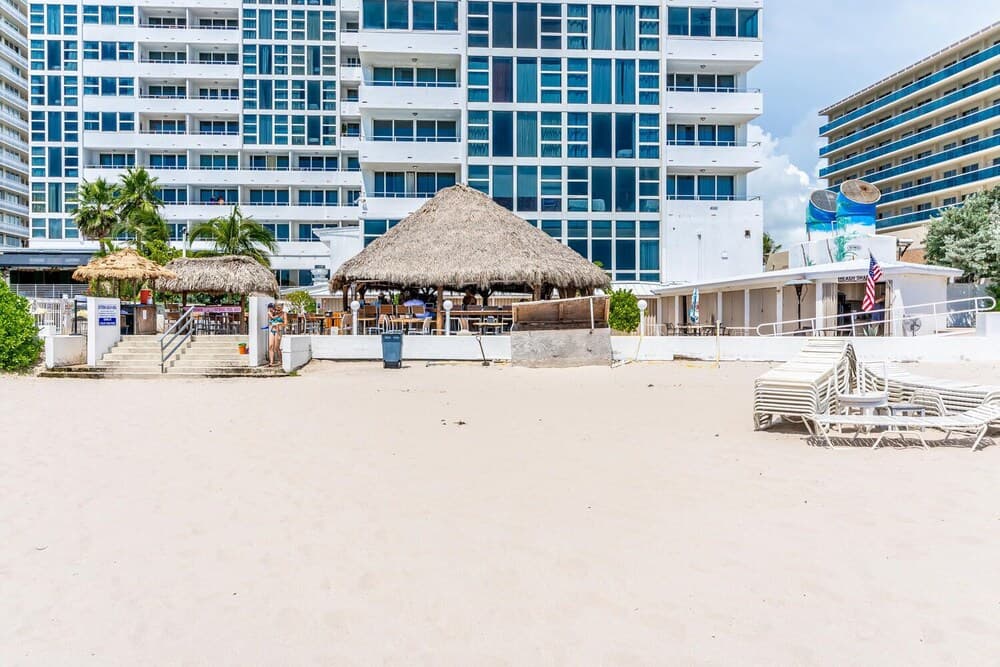 Ocean Manor Rentals featured exterior or lobby in Fort Lauderdale, FL — similar hotel