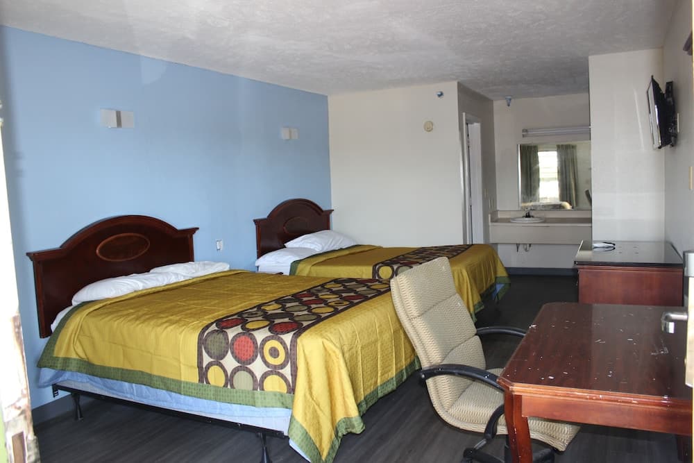 Relax Inn property views in Canton, MS — gallery photo 3