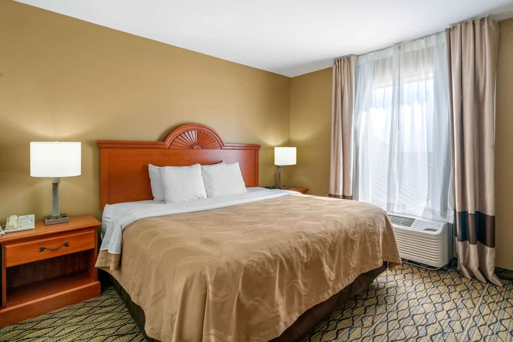 Quality Inn & Suites Jefferson City property views in Jefferson City, MO — gallery photo 3