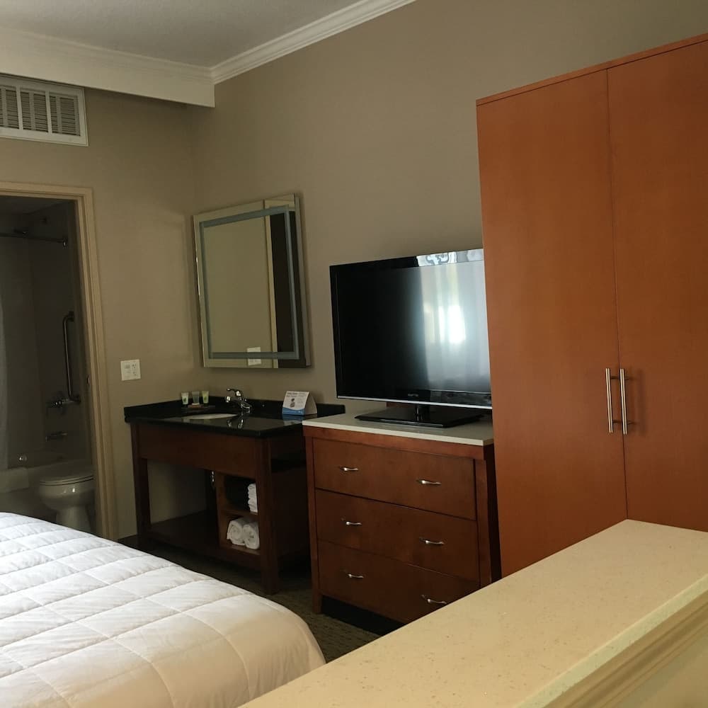 MainStay Suites John Wayne Airport by Choice Hotels gallery photo in Santa Ana, CA — image 18