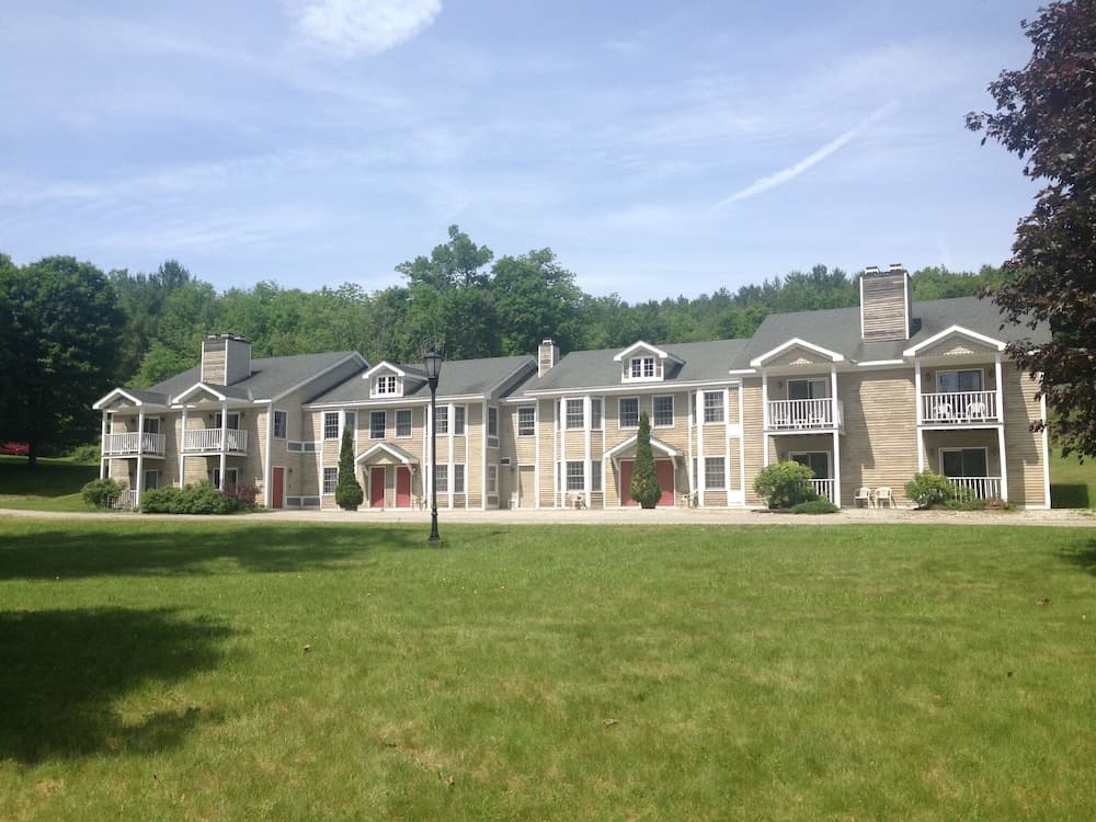 The INN at Willow Pond featured exterior or lobby in Manchester Center, VT — similar hotel