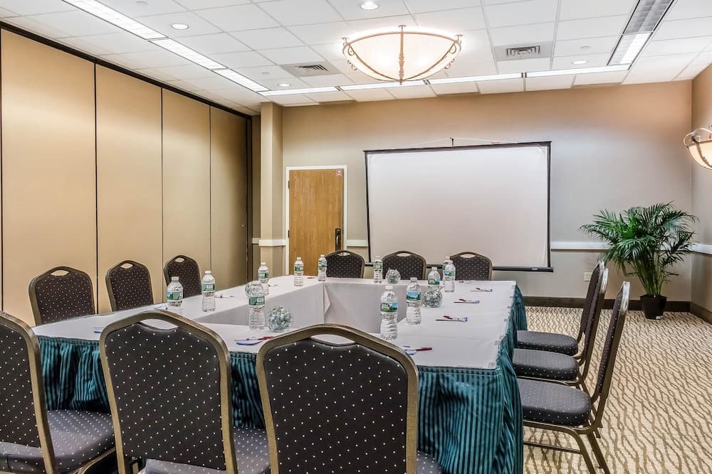 Comfort Suites Near Casinos Norwich-Uncasville CT gallery photo in Norwich, CT — image 35