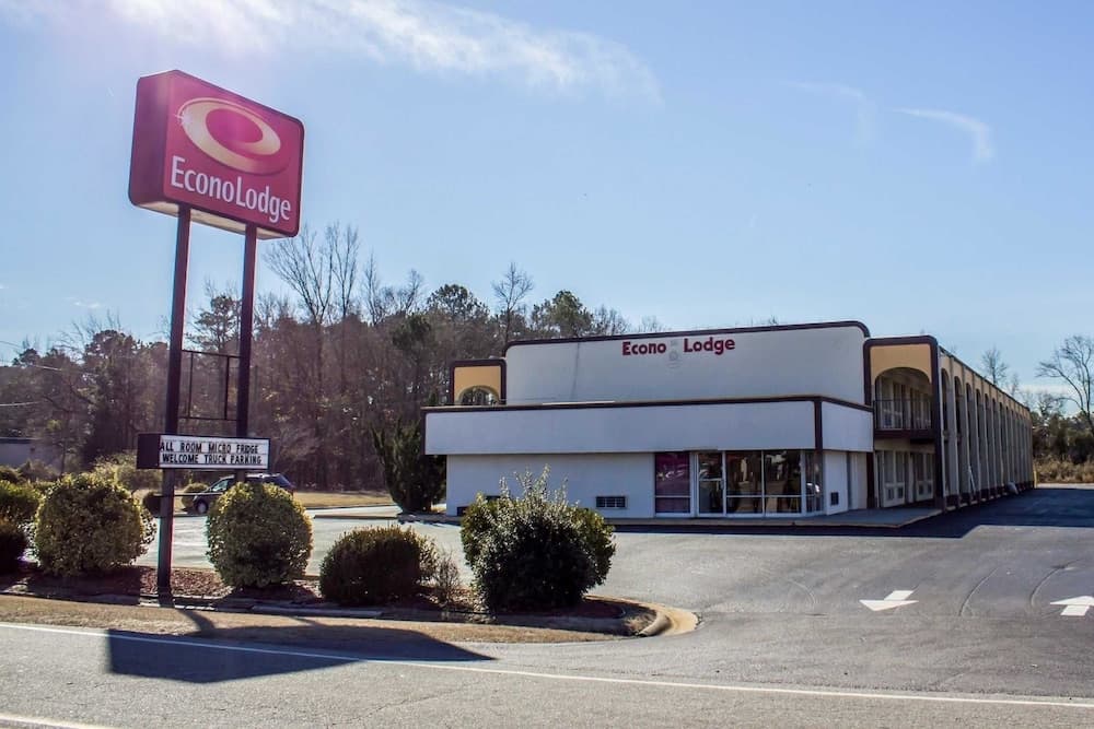 Econo Lodge Goldsboro Hwy 70 property views in Goldsboro, NC — gallery photo 3