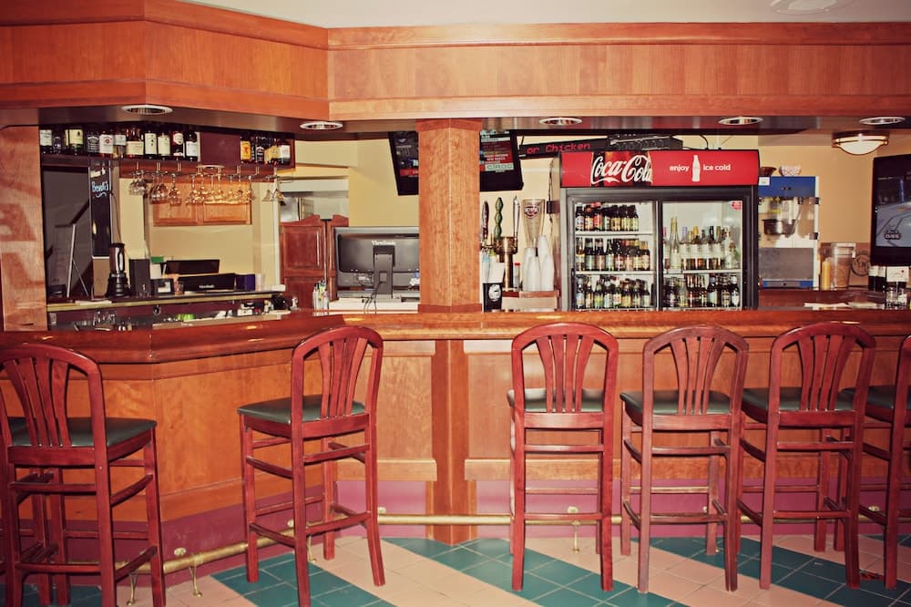 Express Suites Riverport Inn & Suites gallery photo in Winona, MN — image 51