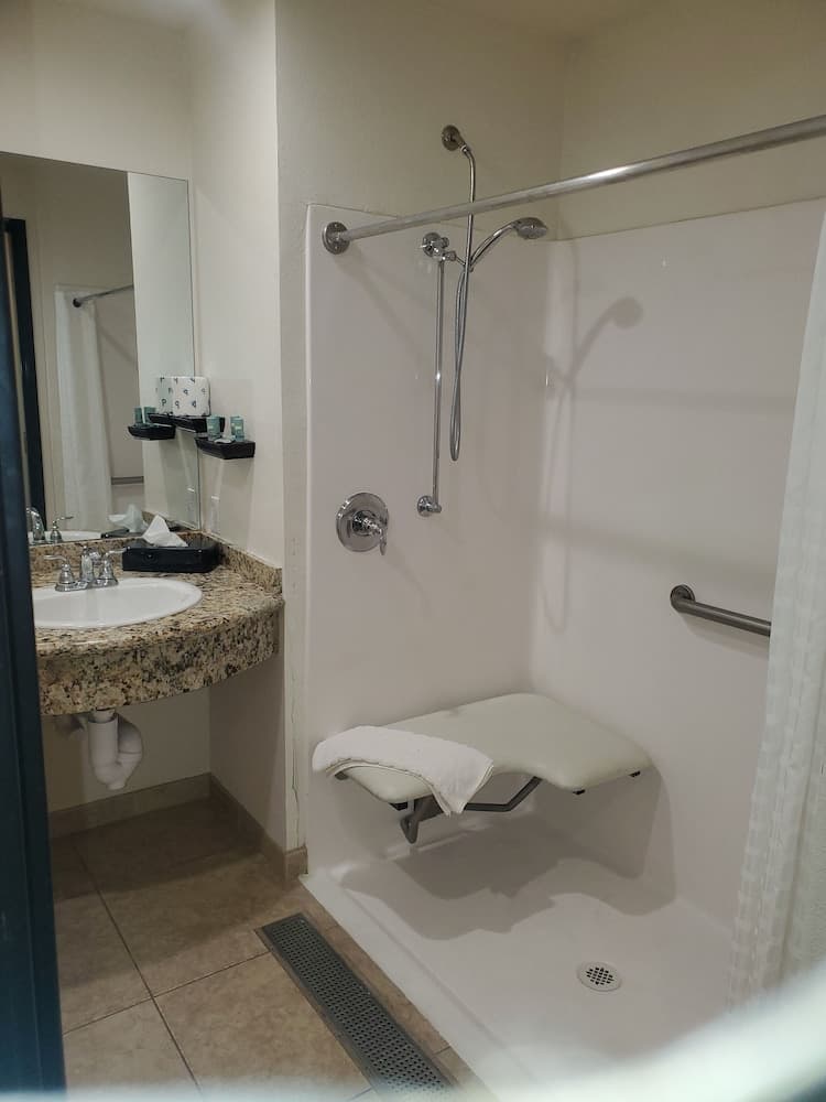 Spark by Hilton Phoenix East Mesa interior in Mesa, AZ — gallery photo 2