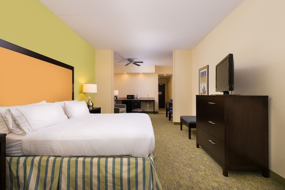 Holiday Inn Express Hotel and Suites Scranton by IHG property views in Scranton, PA — gallery photo 3