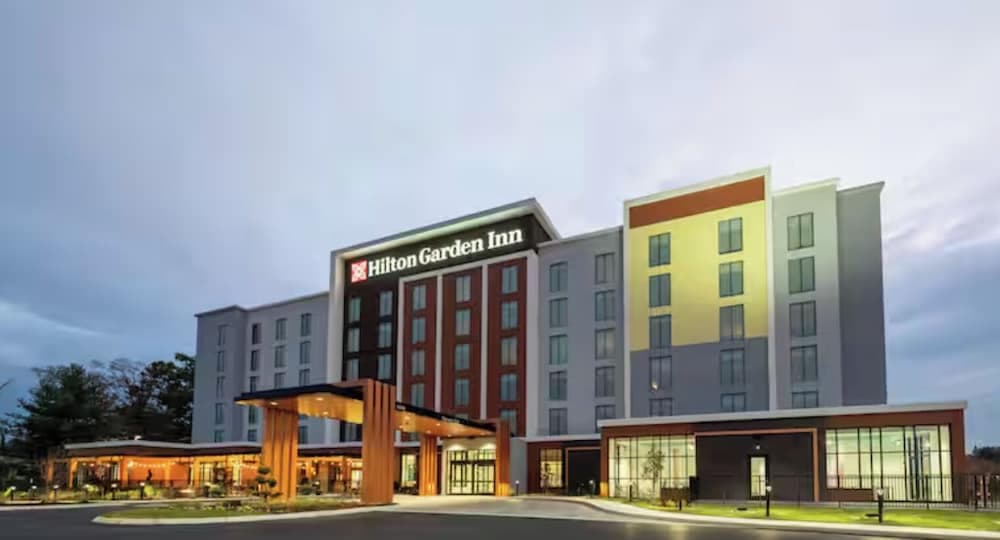 Hilton Garden Inn Walnut Creek featured exterior or lobby in Walnut Creek, CA — similar hotel