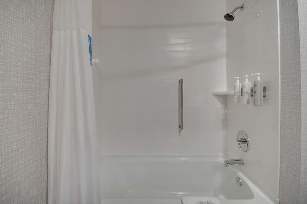 Hampton Inn & Suites Ontario Rancho Cucamonga gallery photo in Rancho Cucamonga, CA — image 15