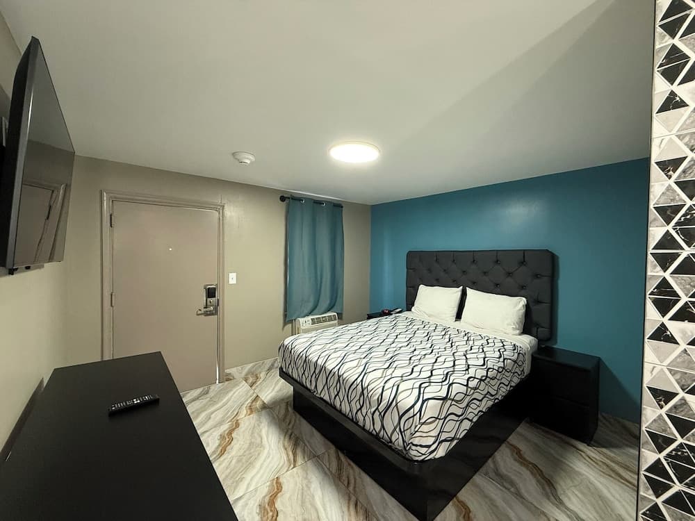 Beauty Rest Hotel interior in Edison — gallery photo 2