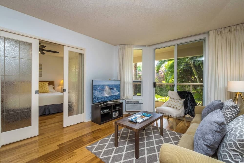 Signature Residences at Maui Banyan property views in Kihei, HI — gallery photo 3