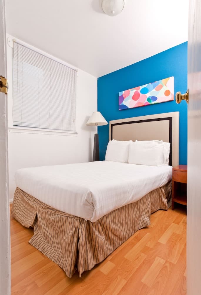 Alpine Inn And Suites interior in San Francisco, CA — gallery photo 2