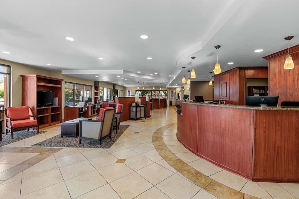 Comfort Suites Vacaville-Napa Valley Area interior in Vacaville, CA — gallery photo 2