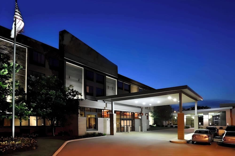 Comfort Suites Milwaukee West featured exterior or lobby in Milwaukee, WI — similar hotel