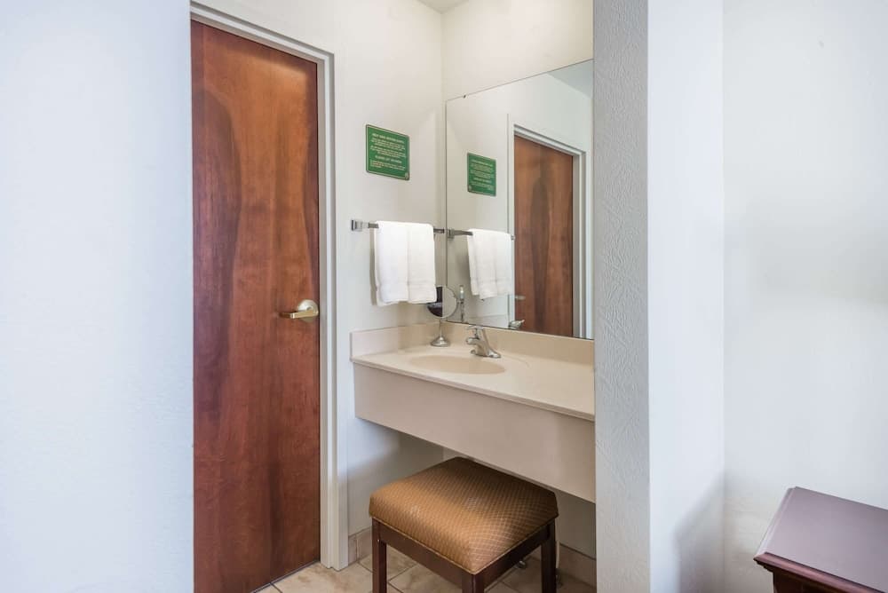 Hawthorn Extended Stay by Wyndham Seville gallery photo in Seville, OH — image 5