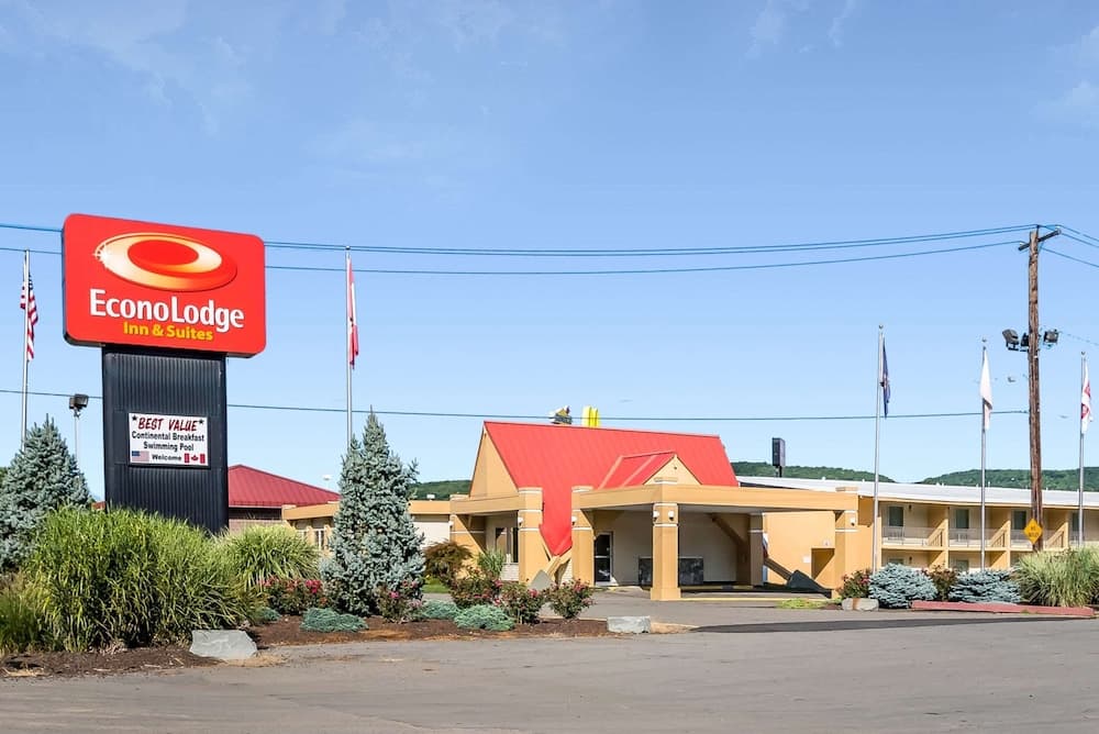 Econo Lodge Inn And Suites gallery photo in Binghamton, NY — image 26
