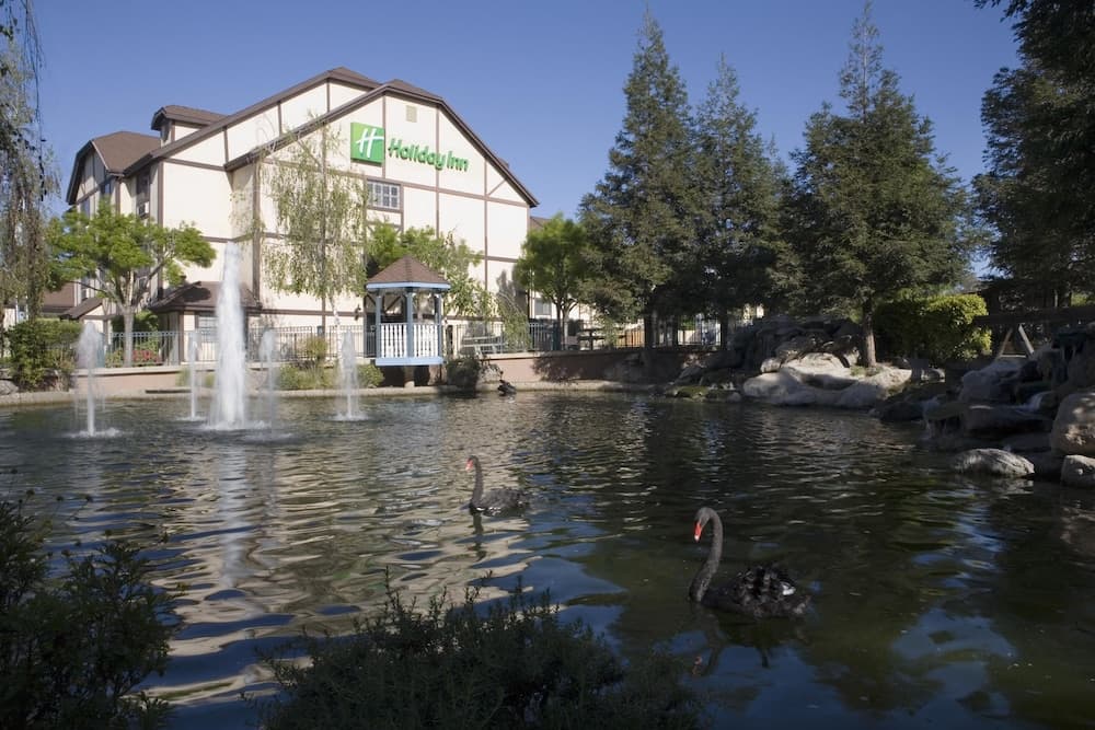 Holiday Inn Selma - Swancourt by IHG — hotel in Selma, California
